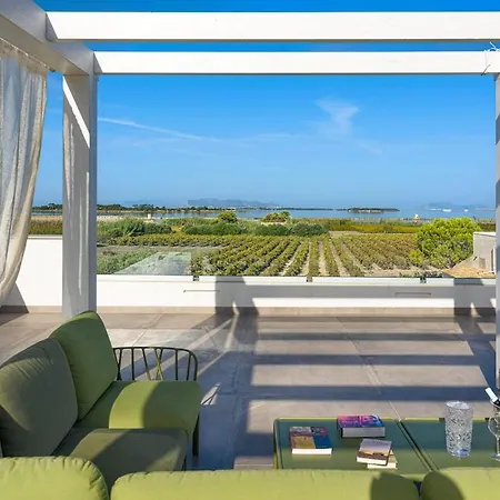 Martina's Vineyard - 3*